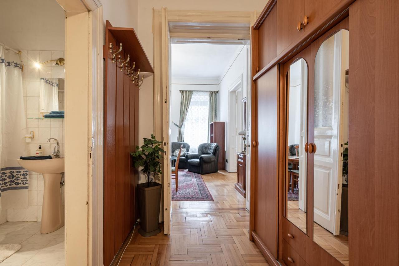 Central Lovely Rooms Budapest Exterior photo